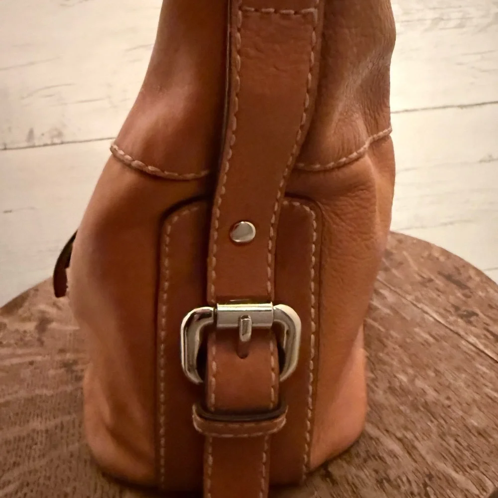 Fossil leather Brown With Flower Applique Hobo Purse Vintage Condition - Picture 4 of 8